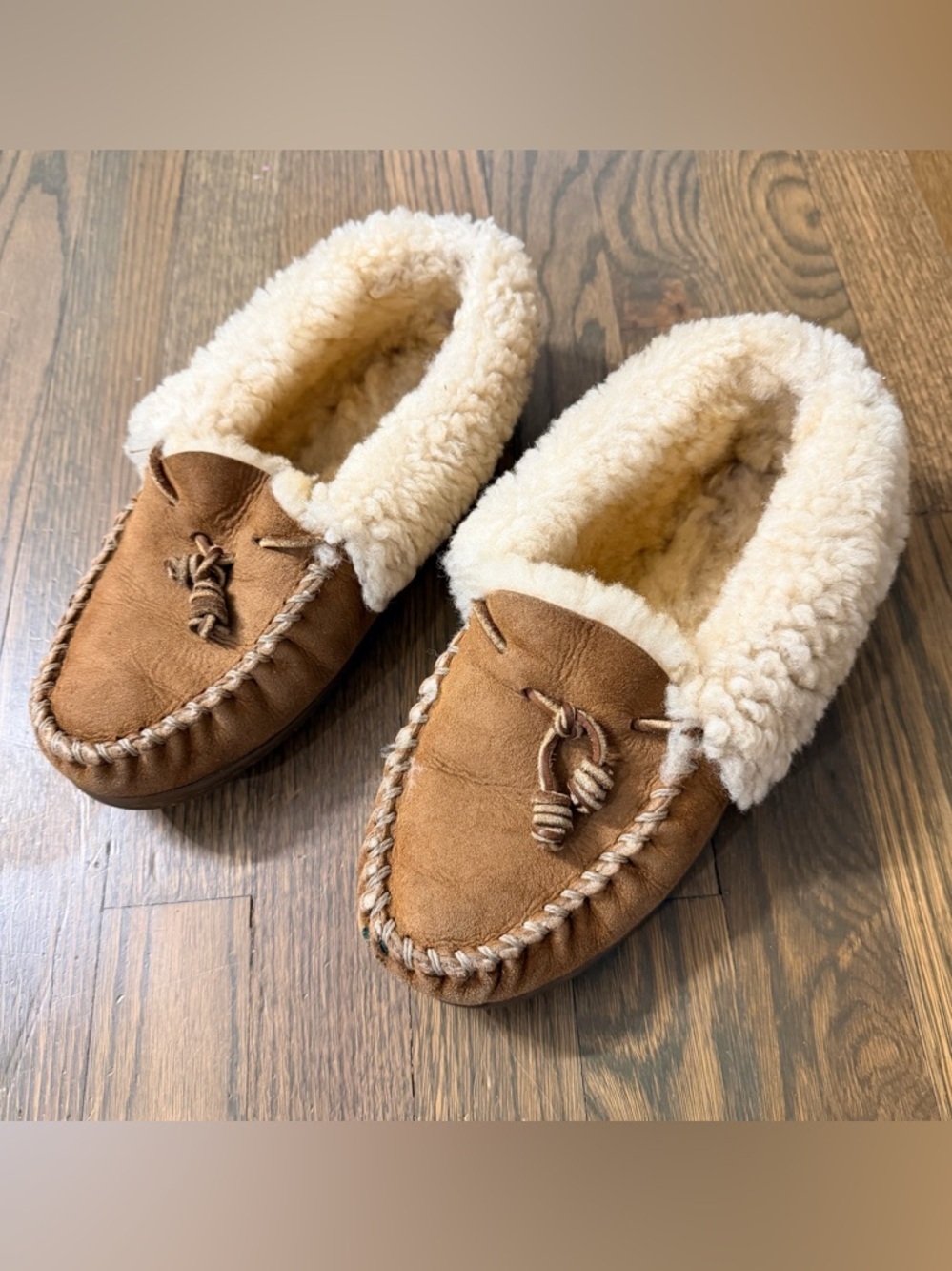LLBean Women’s Wicked Good Moccasins size 8
